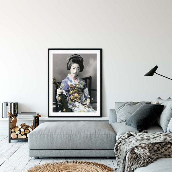 Geisha with Violin
